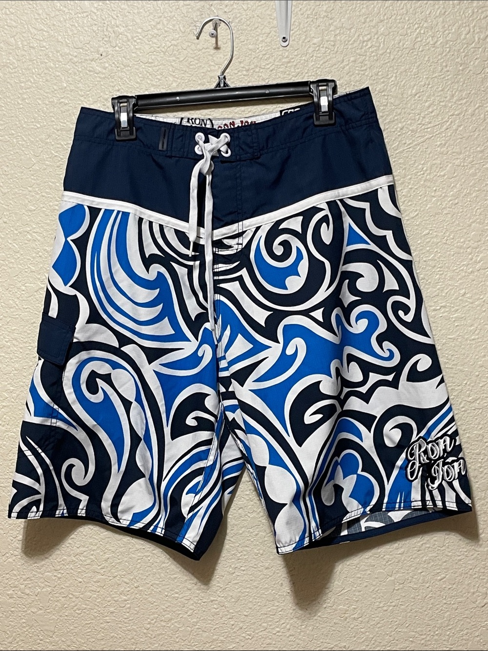 Ron Jon Men's Shorts. Good Condition. Size 33.